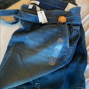 Mid rise girlfriend shorts ( brand new)